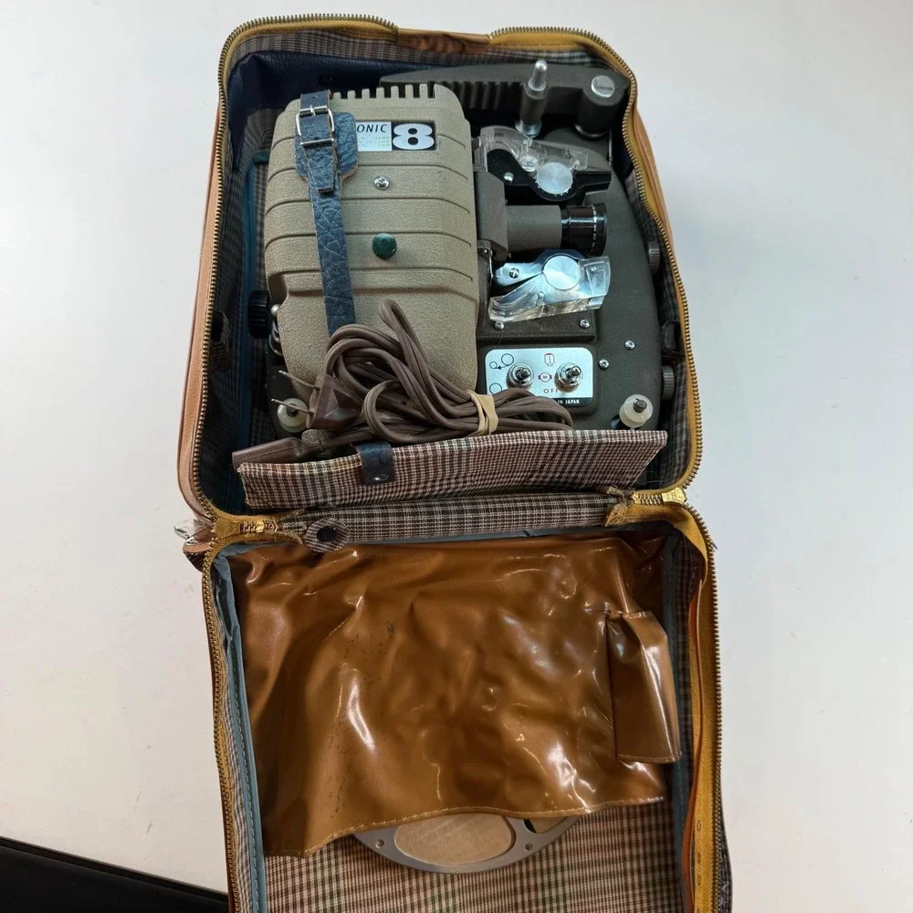 Vintage Sekonic 8 Auto Load Movie Projector With Case And Film Reel Parts‎ Only